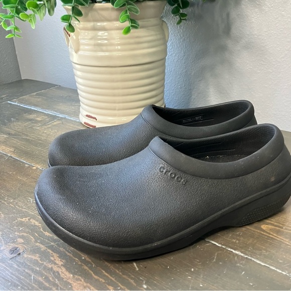 Crocs On The Clock Work Slip-on Black 6 Comfort Casual - Picture 2 of 10